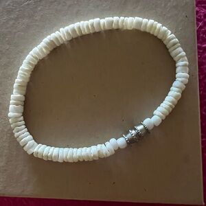 🏄🏄 Puka Beaded Bracelet 7”